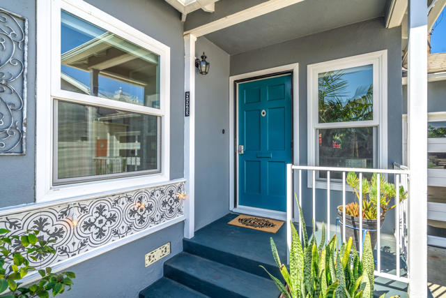 5523 Graywood Avenue, Lakewood CA: https://media.crmls.org/mediaz/73290686-1668-432b-a9c3-ba1033f4dd25.jpg