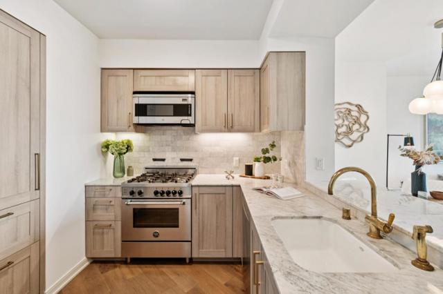 401 Harrison Street, San Francisco CA: https://media.crmls.org/mediaz/732920d9-c2b0-4f33-9ba0-5761853b64c2.jpg