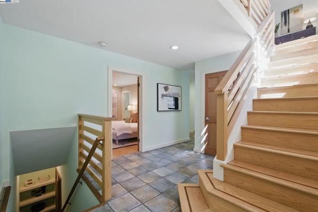 7380 Claremont Ave, Berkeley CA: https://media.crmls.org/mediaz/73293294-66ef-4a39-b956-c9f846e53599.jpg