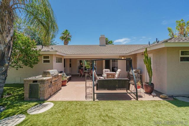 26152 Bellemore Dr, Romona CA: https://media.crmls.org/mediaz/73294715-2e92-428a-8d60-3cc86aca7801.jpg
