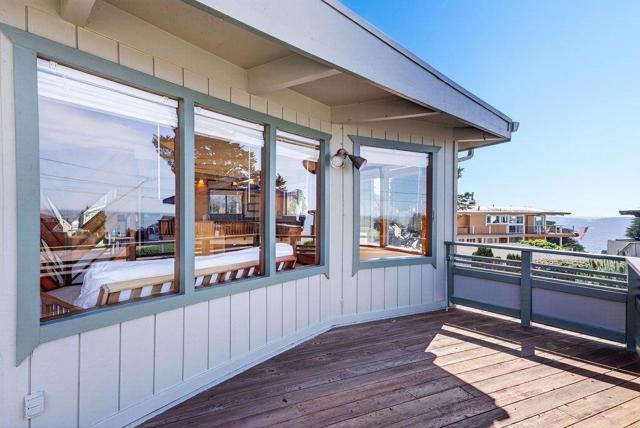 1 Gray Way, Watsonville CA: https://media.crmls.org/mediaz/73297c1d-12b5-4107-a441-23a965ac9f2a.jpg