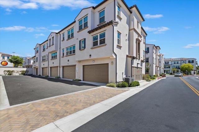 220 Babson Court, Claremont CA: https://media.crmls.org/mediaz/732a9fd7-1261-4c37-8808-4f3429f85bdd.jpg