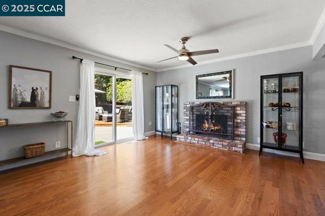 5494 Haussner Dr, Concord CA: https://media.crmls.org/mediaz/732b077d-e75c-4448-a505-2b071210663c.jpg