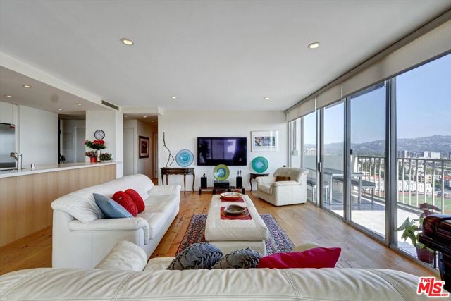 2160 Century Park East, Los Angeles CA: https://media.crmls.org/mediaz/732b65cf-aa55-49d3-b9d8-f29142c73bcd.jpg