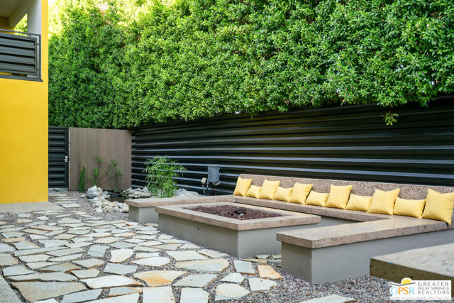 588 E San Lorenzo Road, Palm Springs CA: https://media.crmls.org/mediaz/732b6856-fa6f-460d-9950-5ff014fcfc9e.jpg