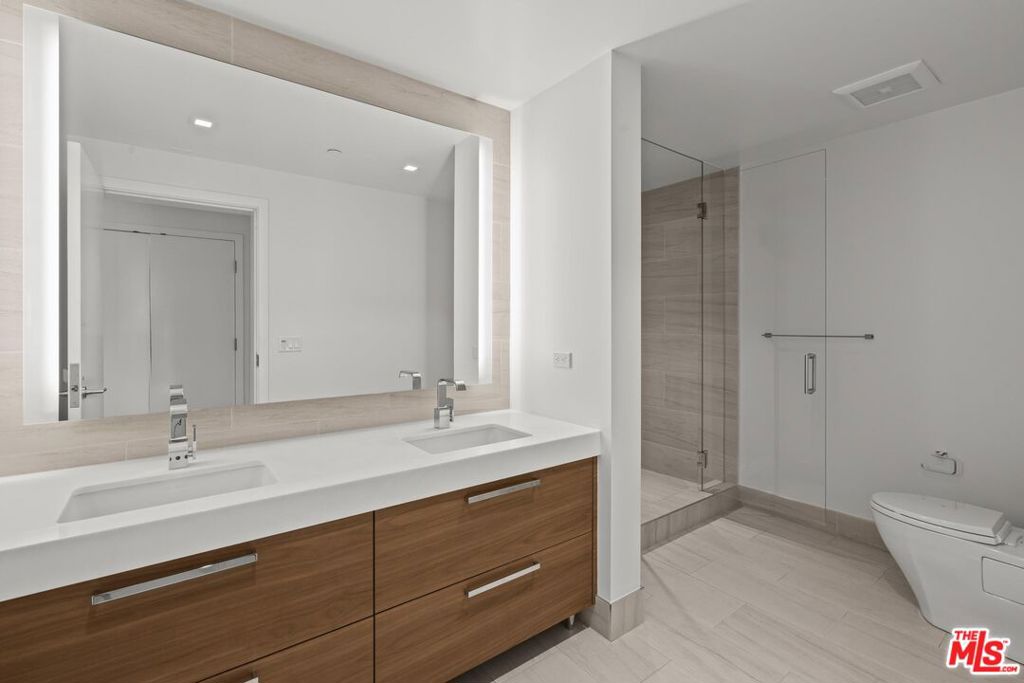 888 E Street - photo 15