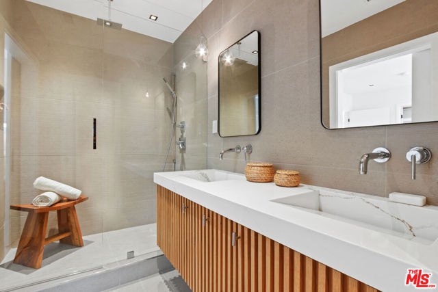 3620 5th Avenue, Los Angeles CA: https://media.crmls.org/mediaz/732c11d4-b897-4e6f-9f69-b5673e368aeb.jpg