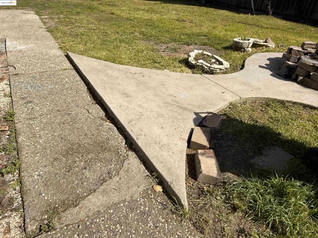 257 Smalley Ave, Hayward CA: https://media.crmls.org/mediaz/732c72bf-0bb2-4a7b-969c-488da2ec57f7.jpg