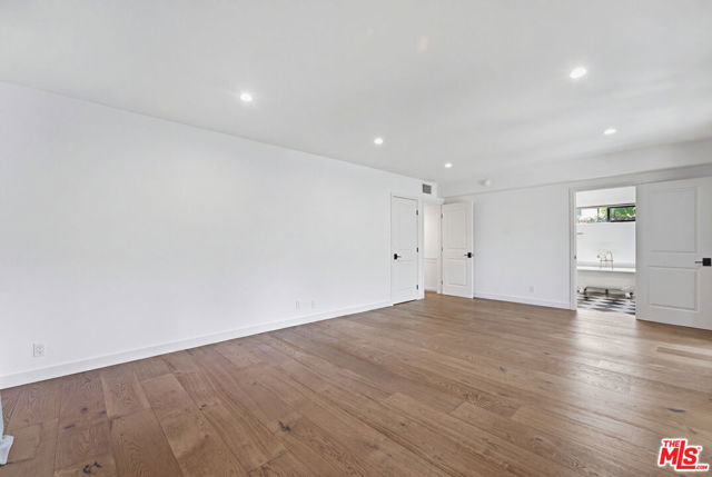 393 Huntley Drive, 1 photo 12