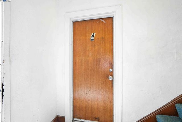 2238 7Th, Berkeley CA: https://media.crmls.org/mediaz/732cabb5-5b41-4459-8528-29b0880bb8b0.jpg