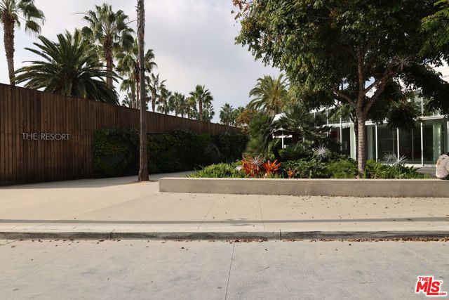 13200 Pacific, 212 photo 27