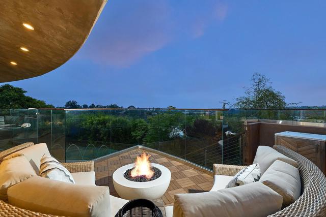 1749 Noma Lane, Encinitas CA: https://media.crmls.org/mediaz/732e6e62-dbb9-4a4c-8b91-9fe2cdc9dd87.jpg