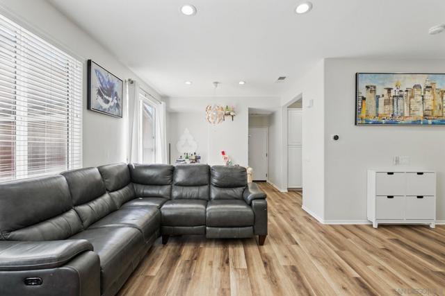 2855 Bear Valley Rd, Chula Vista CA: https://media.crmls.org/mediaz/732ead5f-c0e8-4060-97e8-5de736ac58f7.jpg