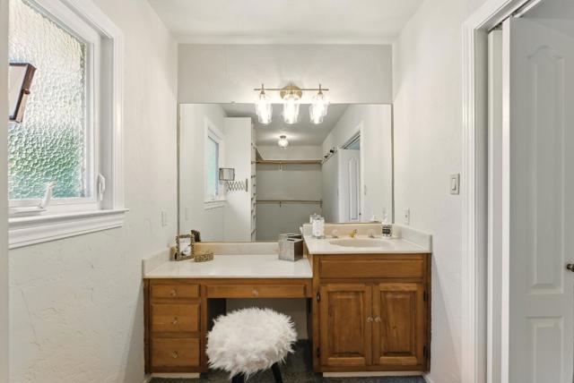 435 Edgewood Road, Redwood City CA: https://media.crmls.org/mediaz/732eb0bd-49c5-4434-a6f5-727709607519.jpg