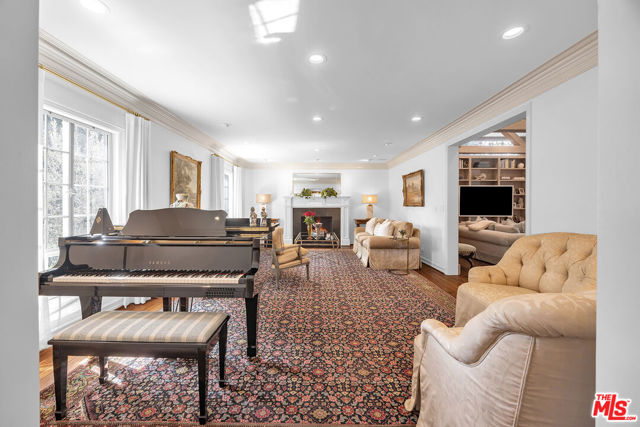 12911 MARLBORO Street, Los Angeles CA: https://media.crmls.org/mediaz/732eb459-41fe-491d-bce1-d8213a39d546.jpg