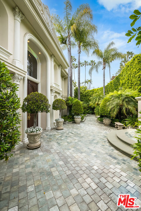 815 Cord Circle, Beverly Hills, California 90210, 8 Bedrooms Bedrooms, ,8 BathroomsBathrooms,Single Family Residence,For Sale,Cord,24353789