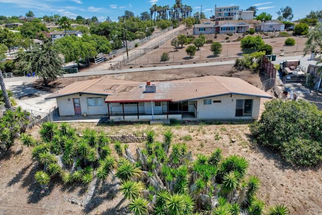 Detail Gallery Image 7 of 23 For 2345 Mira Sol Dr, Vista,  CA 92084 - 2 Beds | 2 Baths