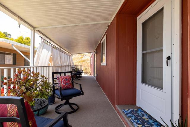 120 Oceanview Ave, Half Moon Bay CA: https://media.crmls.org/mediaz/7330b234-895e-4063-ab41-0bfefffadc50.jpg