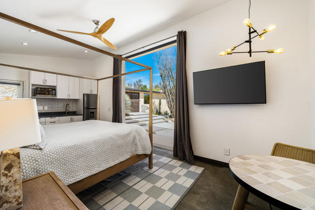 623 W Chino Canyon Road, Palm Springs, CA 92262