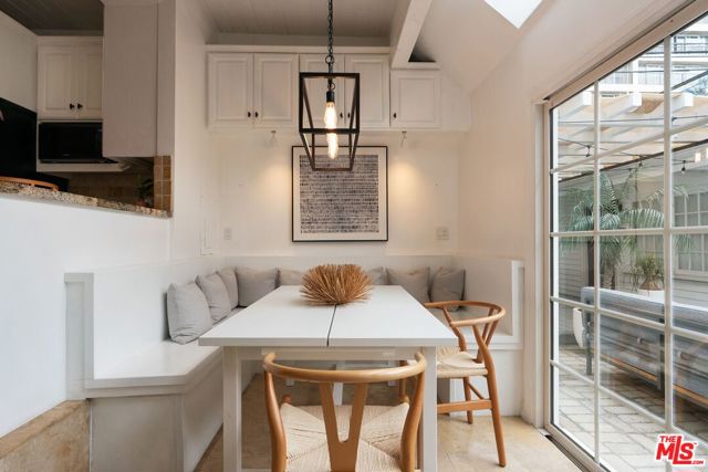 3011 Clune Avenue, Venice CA: https://media.crmls.org/mediaz/73313be3-5d88-48b0-b673-38d4b8e196ee.jpg