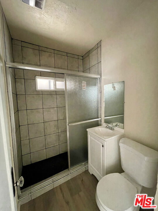 https://media.crmls.org/mediaz/73313ef3-ccf6-41fd-a928-b78532827be1.jpg?preset=X-Large
