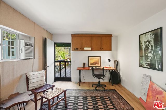 860 Old Topanga Canyon Road, Topanga CA: https://media.crmls.org/mediaz/7331a28d-6856-4a30-bd4c-f7070c5b6378.jpg