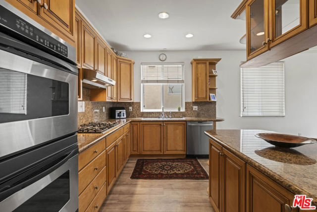 1450 S Beverly Drive, Los Angeles CA: https://media.crmls.org/mediaz/7331f562-fd27-4444-9694-acae83bd5db2.jpg