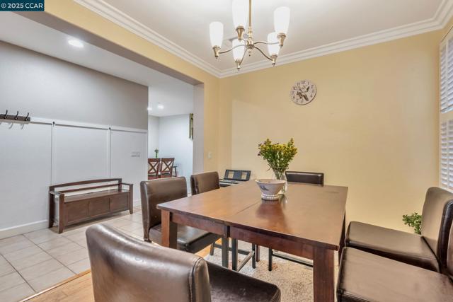 2036 Serra Ln, Hercules CA: https://media.crmls.org/mediaz/73321d61-9d96-40a5-a911-7d566780422b.jpg