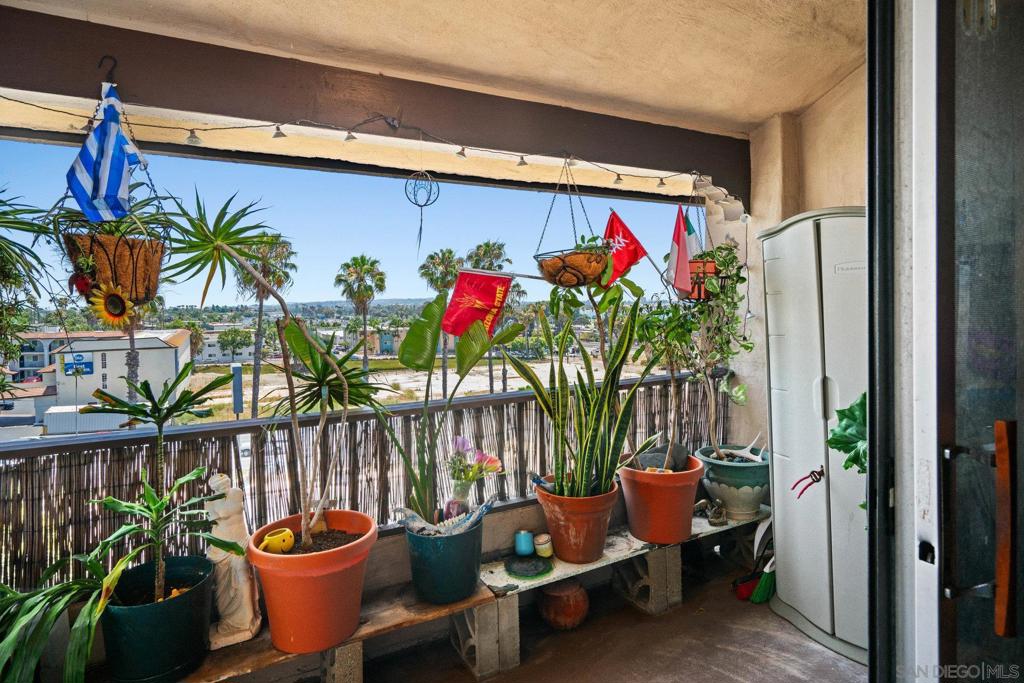 2540 Clairemont Dr - photo 19