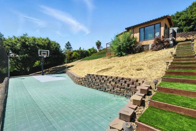 12252 Menalto Drive, Los Altos Hills CA: https://media.crmls.org/mediaz/73328044-3f5e-4ed2-a00d-6b63ba994670.jpg