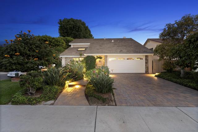6502 La Paloma St., Carlsbad CA: https://media.crmls.org/mediaz/73330ca5-6c99-47ba-8c3b-dce59d3ca827.jpg