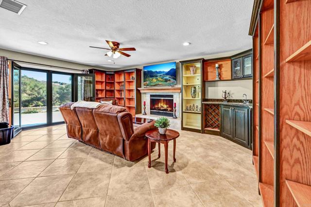 33140 Lilac Road, Valley Center CA: https://media.crmls.org/mediaz/73332593-752b-4723-8c10-e89fcdca1dc1.jpg