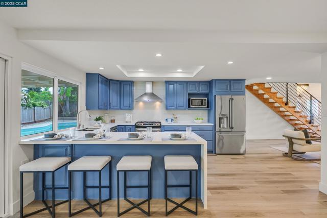 2043 Gill Port Ln, Walnut Creek CA: https://media.crmls.org/mediaz/733376fa-37a4-4d8e-84ed-e68bda30060f.jpg