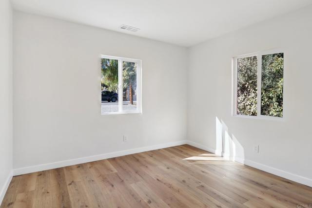 Image 33 of 65 For 589 Tyrone Street