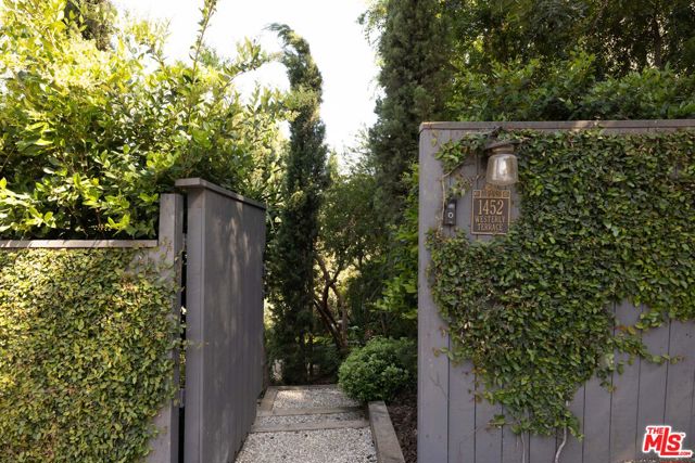 1452 Westerly Terrace, Los Angeles CA: https://media.crmls.org/mediaz/7333e7d8-2af6-44bc-b1d5-bc363813b266.jpg