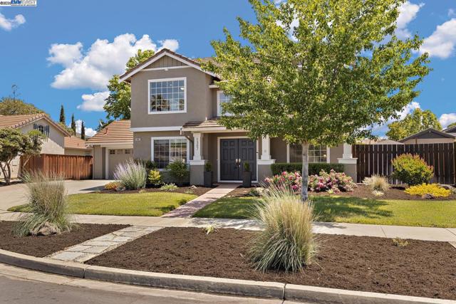 1387 Meadow Ct, Livermore CA: https://media.crmls.org/mediaz/7333fb6f-ef59-4f6d-abd5-7a8c98228ab4.jpg