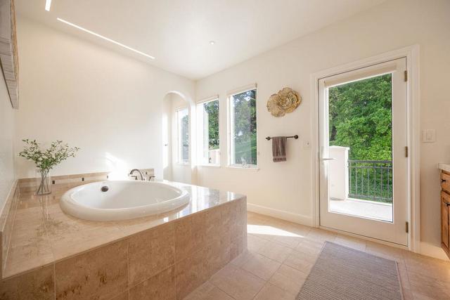 2953 Pebble Beach Circle, Fairfield CA: https://media.crmls.org/mediaz/733463f7-9562-4cc8-80f3-789d40c52382.jpg