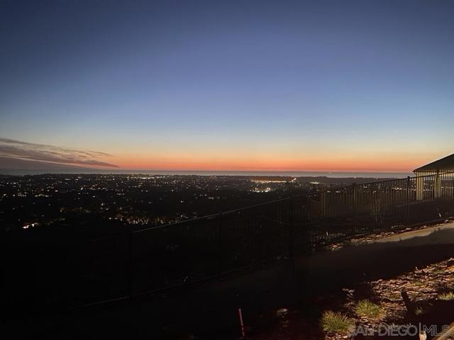 3881 Rancho Summit Dr, Encinitas CA: https://media.crmls.org/mediaz/73349e2b-5ca5-4427-bd0c-dd20baa84b1f.jpg