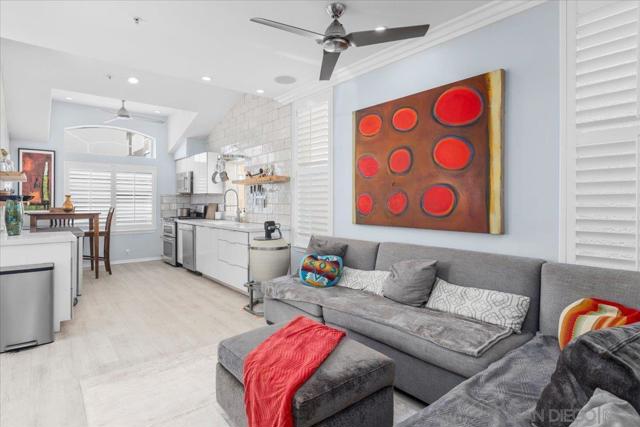 700 Lido Park Dr, Newport Beach CA: https://media.crmls.org/mediaz/73352cbb-cf3a-441a-88e0-315b176d1a4c.jpg