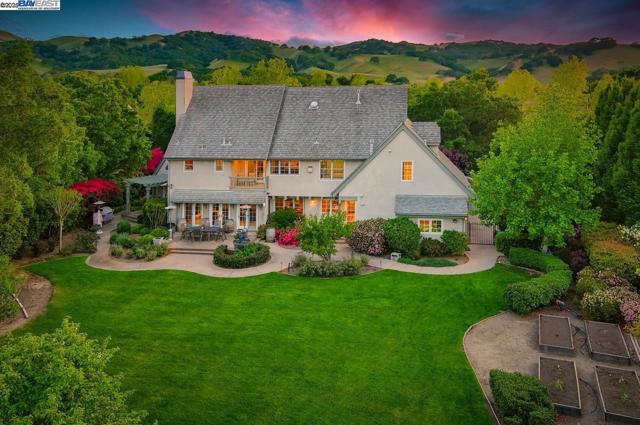 3029 Alburni Ct, Pleasanton CA: https://media.crmls.org/mediaz/73356803-d010-4f53-b495-d95fb77976a3.jpg
