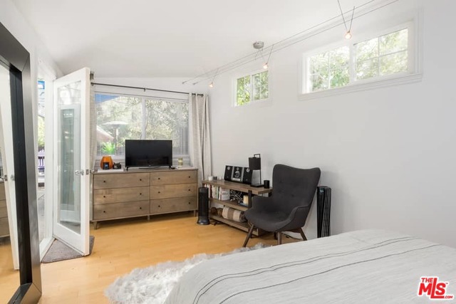 3525 LAURELVALE Drive