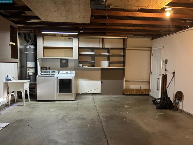 26 Leeward Way, Pittsburg CA: https://media.crmls.org/mediaz/73361d5d-3a27-4394-88a7-36dc14cc2037.jpg
