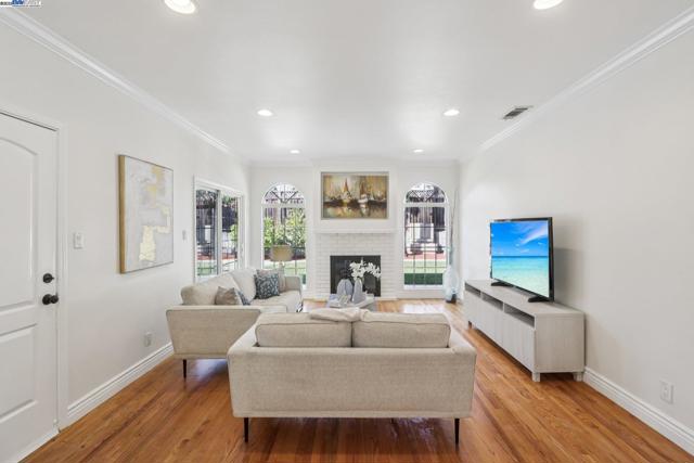 35120 Cardiff Street, Newark CA: https://media.crmls.org/mediaz/73362445-ae8c-40d6-8a2a-b13276ed84af.jpg