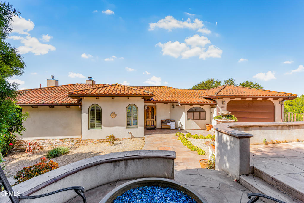 https://media.crmls.org/mediaz/733653fe-393e-4b1c-9870-b0336baffde3.jpg?preset=X-Large