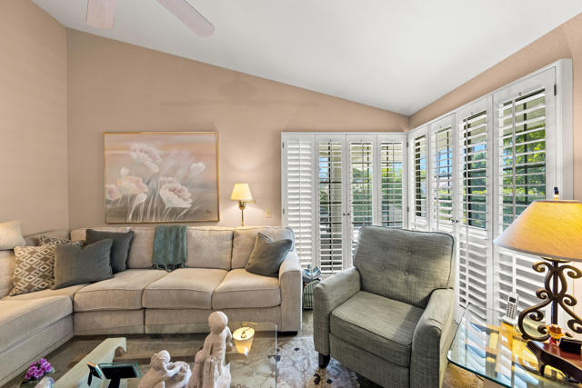 43870 Via Granada, Palm Desert CA: https://media.crmls.org/mediaz/73365d0b-9ee7-4baf-a876-b7a41fbeba97.jpg