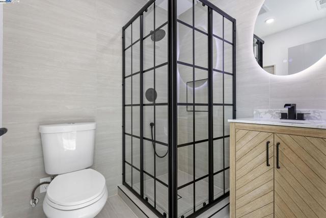 365 Monaco Ave, Union City CA: https://media.crmls.org/mediaz/733778bc-2562-41a7-b9b4-7a1061cc3491.jpg