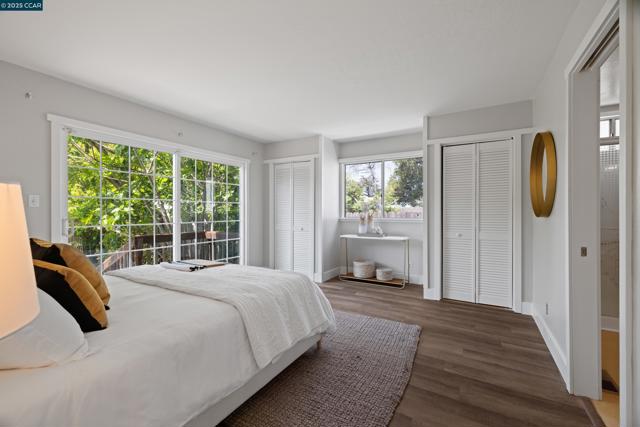 6417 Sunnymere Ave, Oakland CA: https://media.crmls.org/mediaz/73378fe0-68e6-4402-adc5-a87c54884fc6.jpg