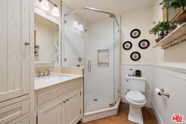 4535 Vanalden Avenue, Tarzana CA: https://media.crmls.org/mediaz/7337a926-63e6-4d08-9f37-27856fe8eb48.jpg