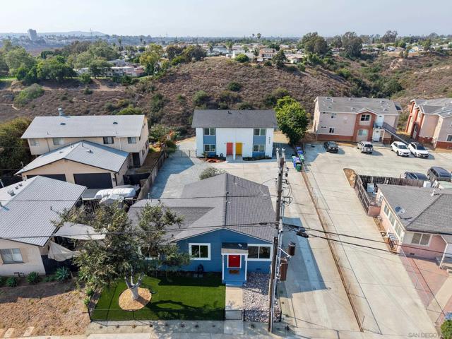 6492 6494 Lanston St., San Diego CA: https://media.crmls.org/mediaz/7337da12-f6e1-4105-88e8-66e09e0985f7.jpg