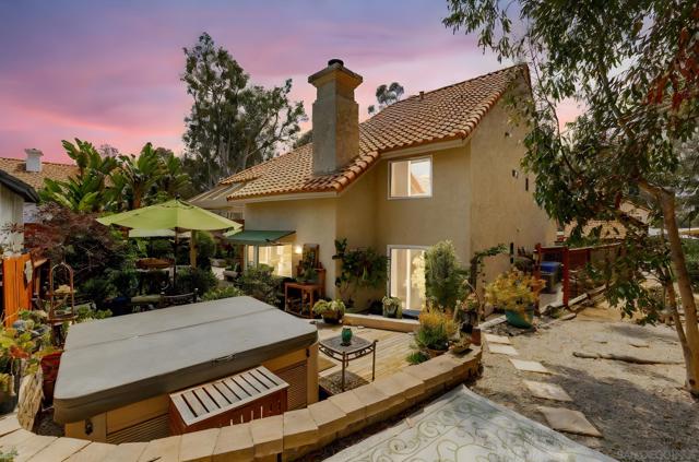 2708 Grove Ave, Carlsbad CA: https://media.crmls.org/mediaz/7338f088-0757-4d8a-99f1-bff634dad0d9.jpg